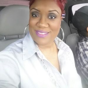 Meet your Posher, Della